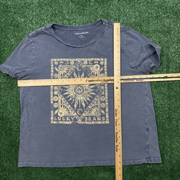 Lucky Brand Graphic T Shirt Women's Size XL Gray Short Sleeve Boxy Cropped Tee - Picture 5 of 7